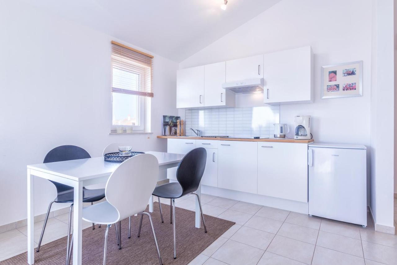 Pinia Apartment เมดูลิน ภายนอก รูปภาพ